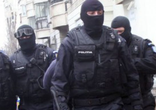 DNA Iași a intrat cu mascații în biroul lui Chirica