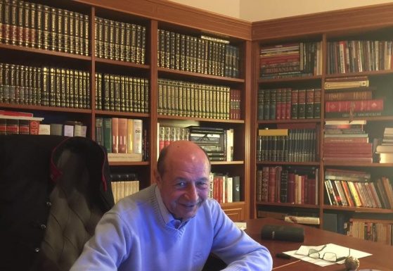 Traian Băsescu AVERTIZEAZĂ despre pericolul care paște România: Clanurile de țigani care au revenit din străinătate