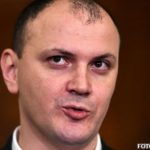 voi-cu-voicu-colonel-de-contrainformatii-despre-scandalul-anului-casetele-sunt-facute-la-indicatia-428629.jpg