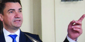 Cine-s eu? Uite la mine! Semăn?