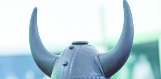 Cel halb, cel negru, cel maro