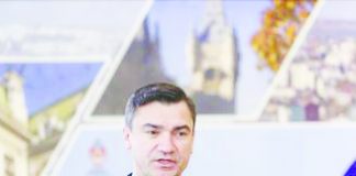 Chirica, J.R. Ewing și rachetele