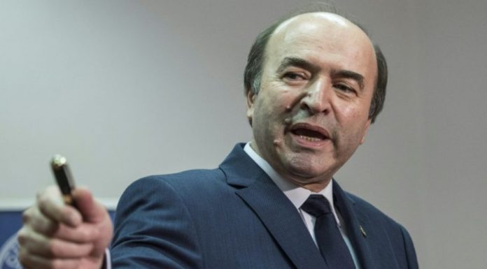 Pensie nesimtita de 4.000 de euro, dupa un proces parodie: Toader vs Toader