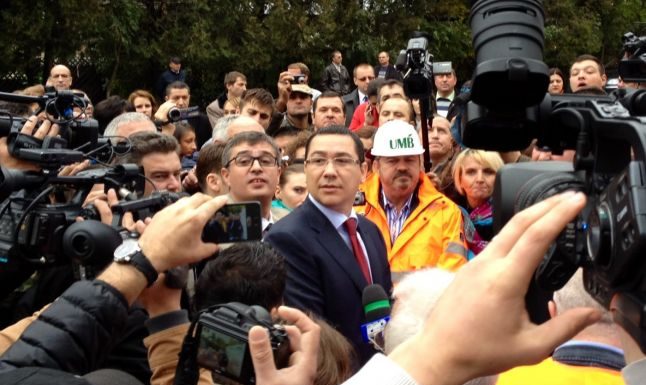 Despagubiri uriase pentru asfaltarile electorale ale lui Ponta. Umbrarescu executa Directia de Drumuri Iasi