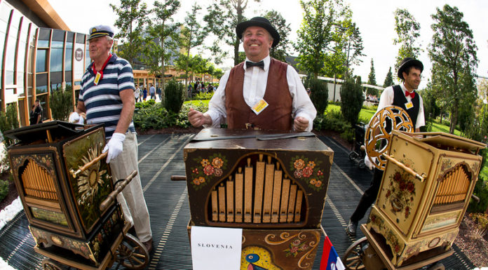 FLAȘNETARI DIN CADRUL FESTIVALULUI INTERNAȚIONAL AL MUZICII MECANICE ȘI CONCERT AL FILARMONICII, ÎN WEEK-END, LA PALAS