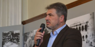 Sf. Arhanghel PNL-ist Dobrincu învaţă să-şi cureţe mizeria