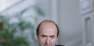 Finul ministrului Tudorel Toader, angajat în Ministerul Justiţiei