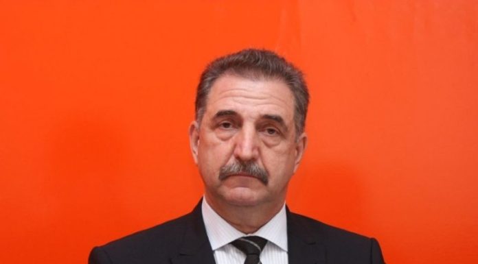 Dosarul lui Surdu anchetat în bătaie de joc. Bătrân, strivit de un panou și de sistem