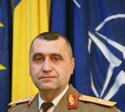 Generalu’ lu’ Chirica o coteşte englezeşte