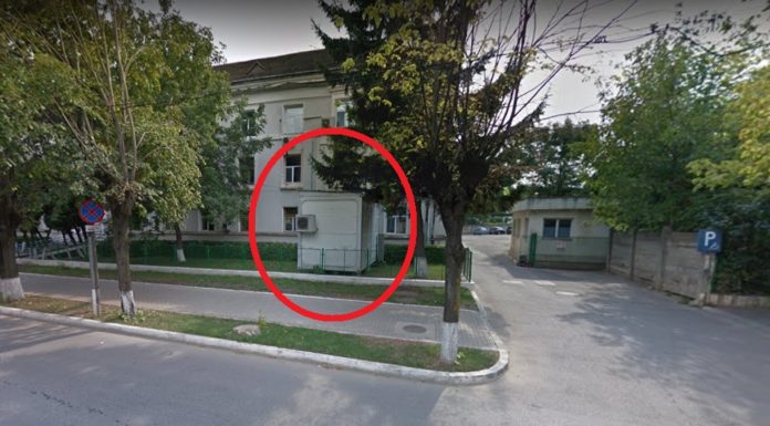 Container cu „tehnică”, uitat în curtea Inspectoratului. Poliția se judecă cu Telekom