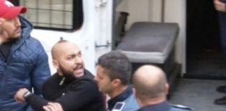 Manelistul Dani Mocani a fost săltat de mascați: Trupele speciale au luat cu asalt locuința cântărețului