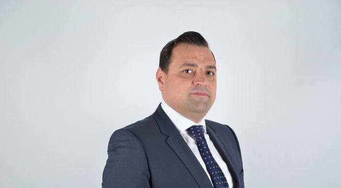„Portofelul lui Chirica”, milionar din imobiliare, dat în judecată pentru factura la curent
