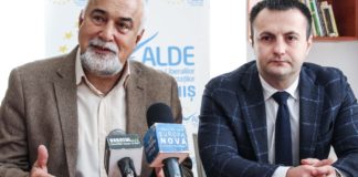 Vosganian umilit de un coleg de partid