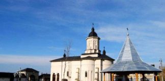 Călugării de la Hlincea se bat pe 1 milion de euro! Miza imobiliară este enormă