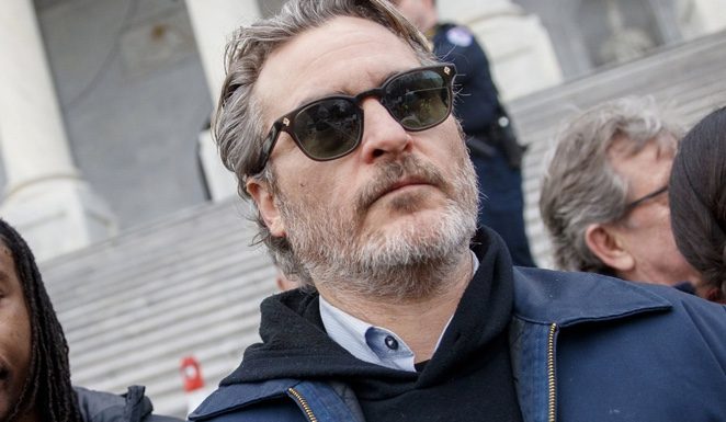 Joaquin Phoenix, arestat la Washington. Ce a facut vedeta din Joker