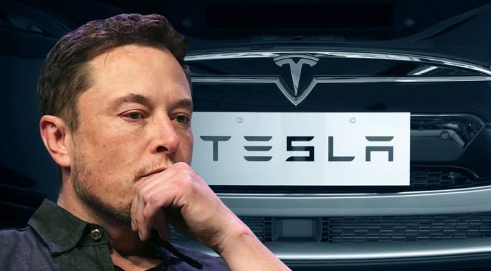 Tesla cheamă în service peste două milioane de mașini