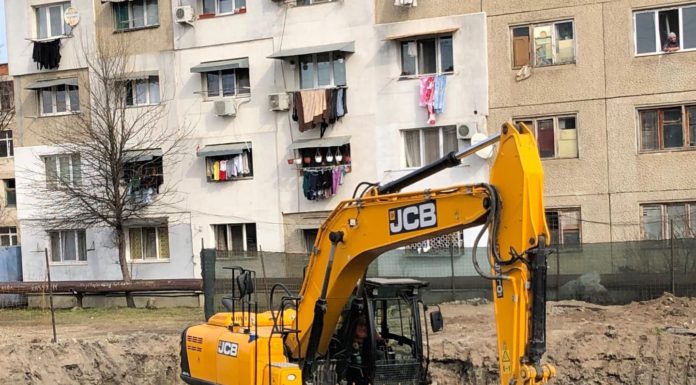 Golănie, marca PMI. Bloc lângă pasajul Bucium cu PUZ de hală industrială