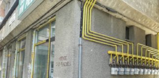 Scandal imobiliar în centru. Cabinet stomatologic, lăsat fără ferestre după contruirea unui bloc