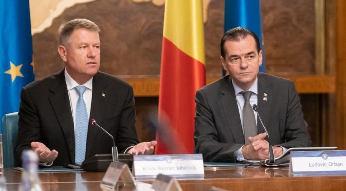 Noaptea, ca idioții