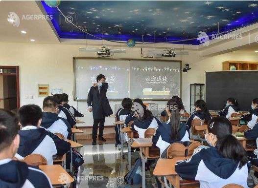 Atac sângeros într-o școală din China. Zeci de elevi au fost tăiați cu cuțitul