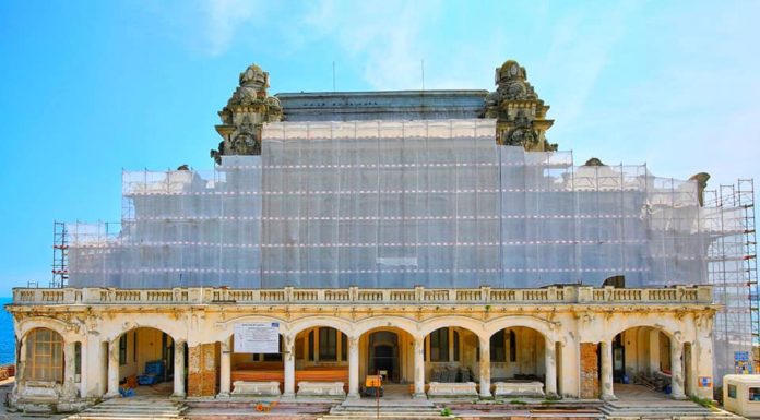 Fotografii spectaculoase din Cazino. Monumentul Art Nouveau de pe faleza Constanței se află în plin proces de restaurare