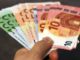 Analiștii economici anunță momentul în care euro va trece de 5 lei/unitate