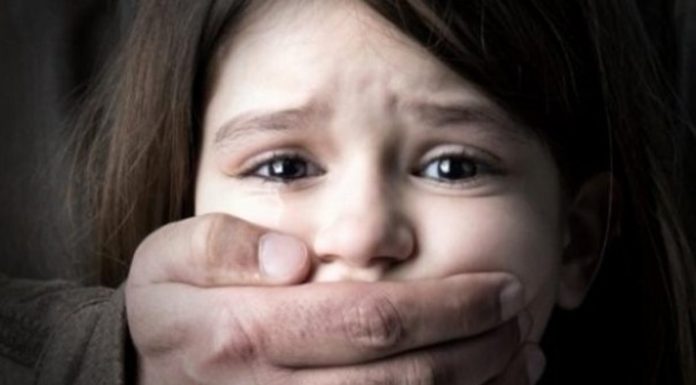 O fată de 16 ani l-a ucis pe cel care a încercat să o violeze