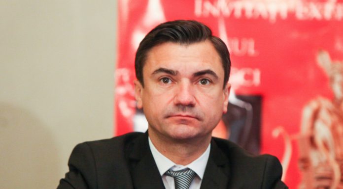Mișu Chirica se dă la Mickey Mouse