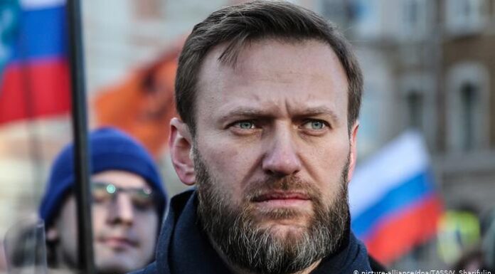 NEBUNIE în Rusia: doi dintre apropiații lui Alexei Navalnîi au fost arestați