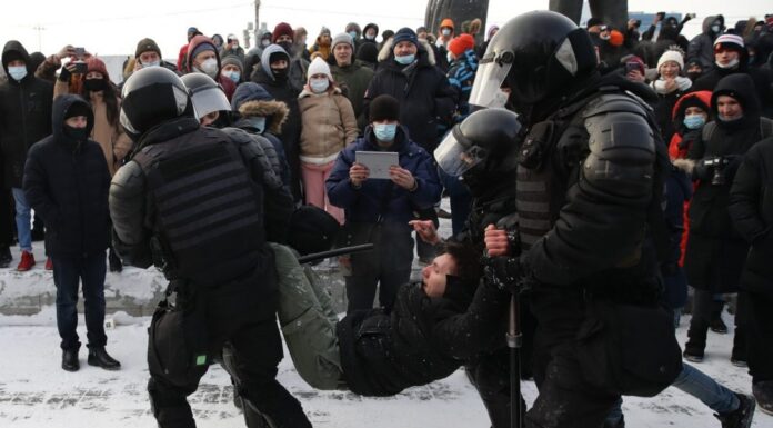 Un alt politician important al opoziției din Rusia, susținător al lui Navalnîi, a fost arestat