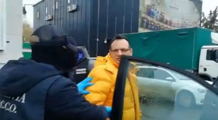 Descinderi la Opera din Iași: sunt percheziții domiciliare și la unii angajați ai instituției