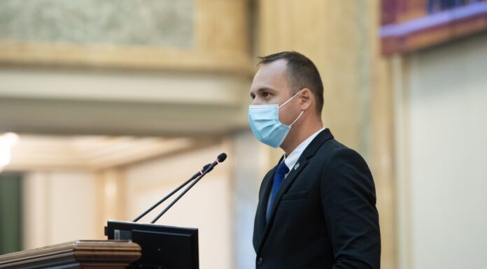 Cristi Berea, senator USR-PLUS: “Problemele penale ale primarului Mihai Chirica, o pată neagră pentru orașul Iasi!”