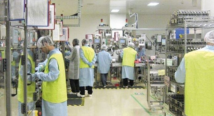 Regim de teroare la o multinațională din Iași. Angajații Delphi, urmăriți de „Cooperativa Ochiul și Timpanul”