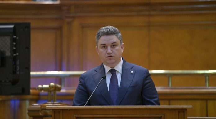 Marius Ostaficiuc: “Ministerul Educației, stop umilirii studenților! Subvenția pentru burse trebuie majorată”