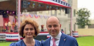 „Geniul juridic” al PNL plătește avocați din bani publici cu 100.000 de lei pe an