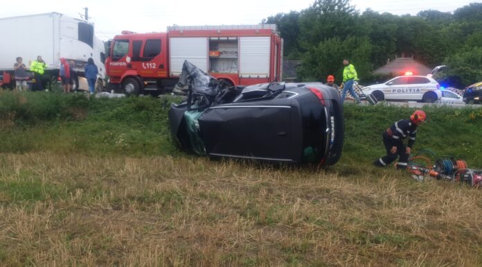 Un copil de 14 ani a murit într-un accident rutier în județul Iași. Un TIR s-a ciocnit violent cu un autoturism pe drumul național din comuna Cristești