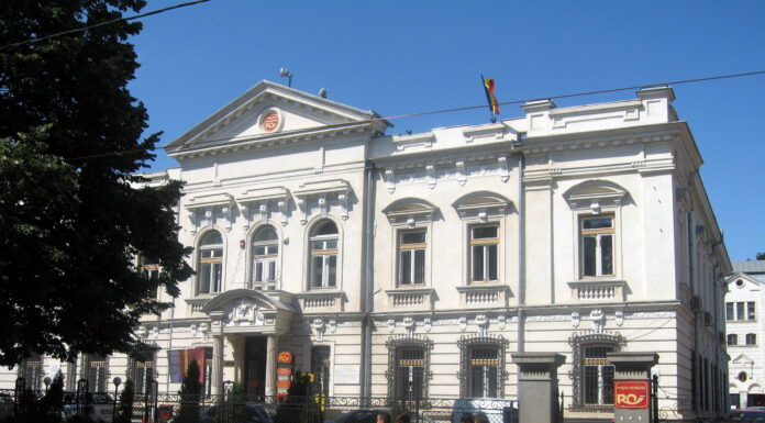 Poșta își închiriază sediul din Iași. Clădirea de pe strada Cuza Vodă este monument istoric
