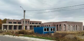 Serial de ilegalități pentru o mega-golănie imobiliară: sală de nunți pe terenul Primăriei