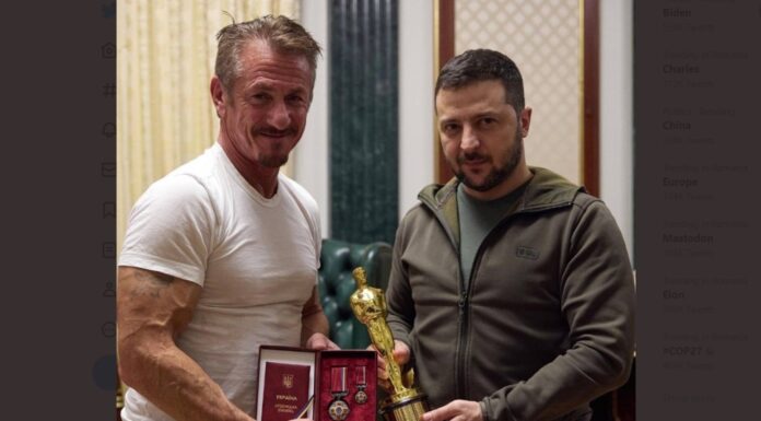 Actorul Sean Penn i-a oferit lui Volodimir Zelenski un Oscar, care ”va rămâne în Ucraina până la sfârșitul războiului”