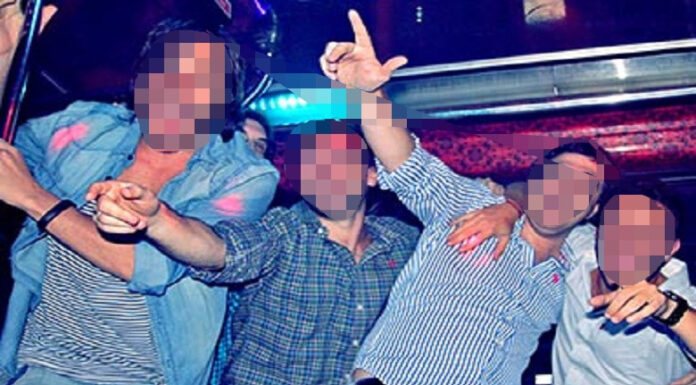 Petrecere de burlaci ruinată de prostituata chemată să întrețină atmosfera. Ce s-a întâmplat după ce femeia a plecat cu banii