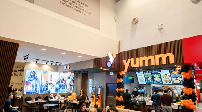 Restaurantul : yumm a adus în Palas noi savori culinare. Descoperă și tu meniul, unde vedeta este puiul crispy!
