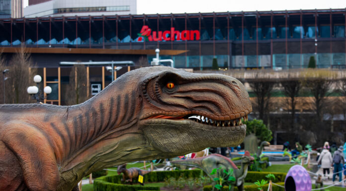 GALERIE FOTO Ultimele zile în care curioșii pot admira expoziția de dinozauri gigant de la Palas!