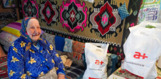 100 de bătrâni vulnerabili au primit bucuria Sărbătorilor Pascale de la voluntarii Fundației “Antibiotice Știință și Suflet”