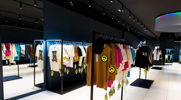 Psycho Bunny, Barrow, Haikure, Evisu și Madhouse branduri premium recunoscute la nivel mondial, aduse în ansamblurile mixte Palas Iași și Iulius Town Timișoara de magazinul Fashiondrop