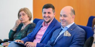 Sinecură de 10.000 de euro pentru omul numărul doi din PNL Iași. Instituția are 7 șefi la 7 angajați și a înregistrat pierderi