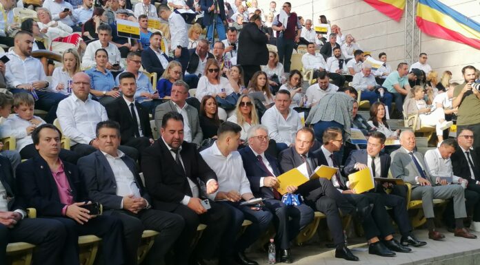 Eveniment regional AUR în Iași. Prezentarea candidaților la europarlamentare în fața a sute de simpatizanți- FOTO