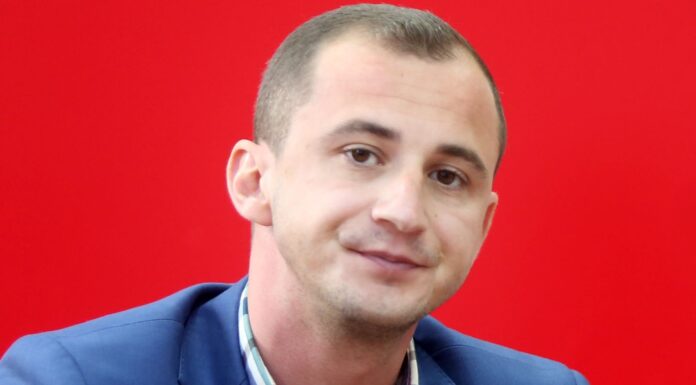 Dl tovarăș golan & pesedist-șef Simonis, cu balele pe cravată