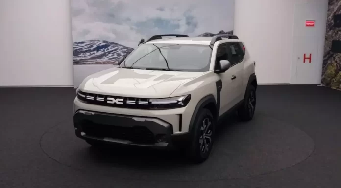 GALERIE FOTO Noua Dacia Duster este aici și vine în premieră cu motorizare hibridă. Cât va costa
