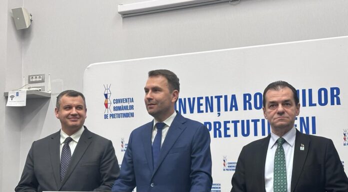 Alianţa Dreapta Unită s-a lansat în Iaşi! Convenţia Românilor de Pretutindeni a reunit noul pol de dreapta din ţară- FOTO