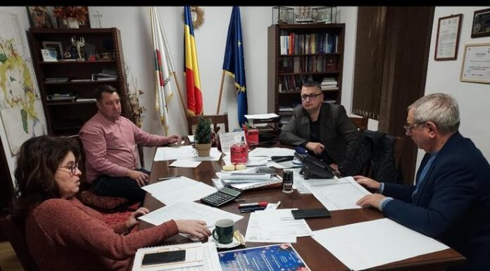 Rețeaua de nepotisme a primarului Niță: cumnata pensionară, angajată consilier la cabinet, cumetrii controlează instituția și Consiliul Local